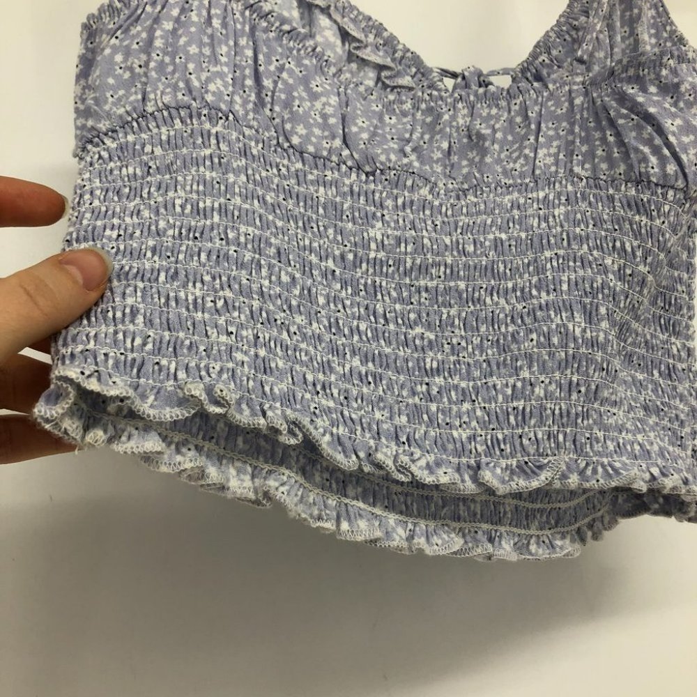 Garage periwinkle blue white floral shirred tie front crop tank top SP - Picture 9 of 13